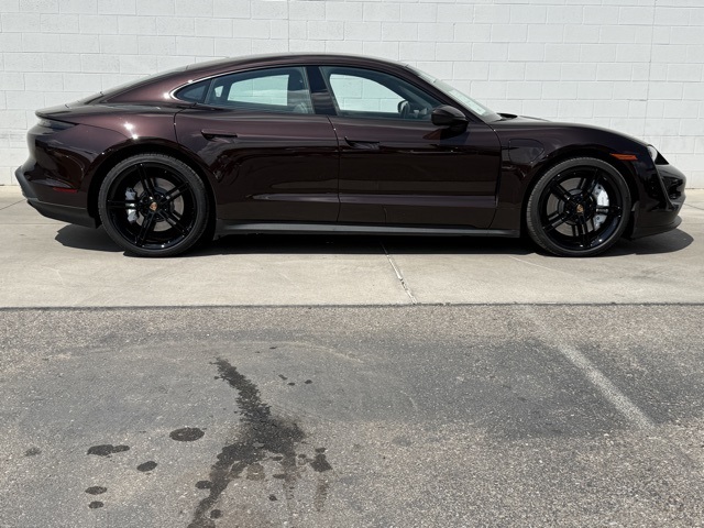 2023 Porsche Taycan Base photo 8