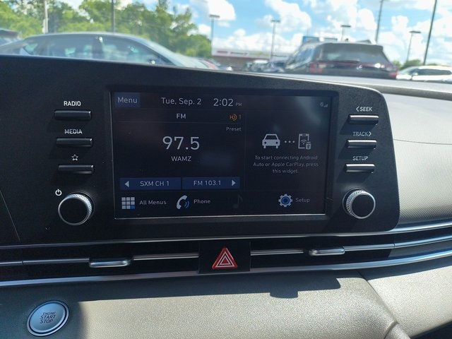 2021 Hyundai Elantra SEL photo 4