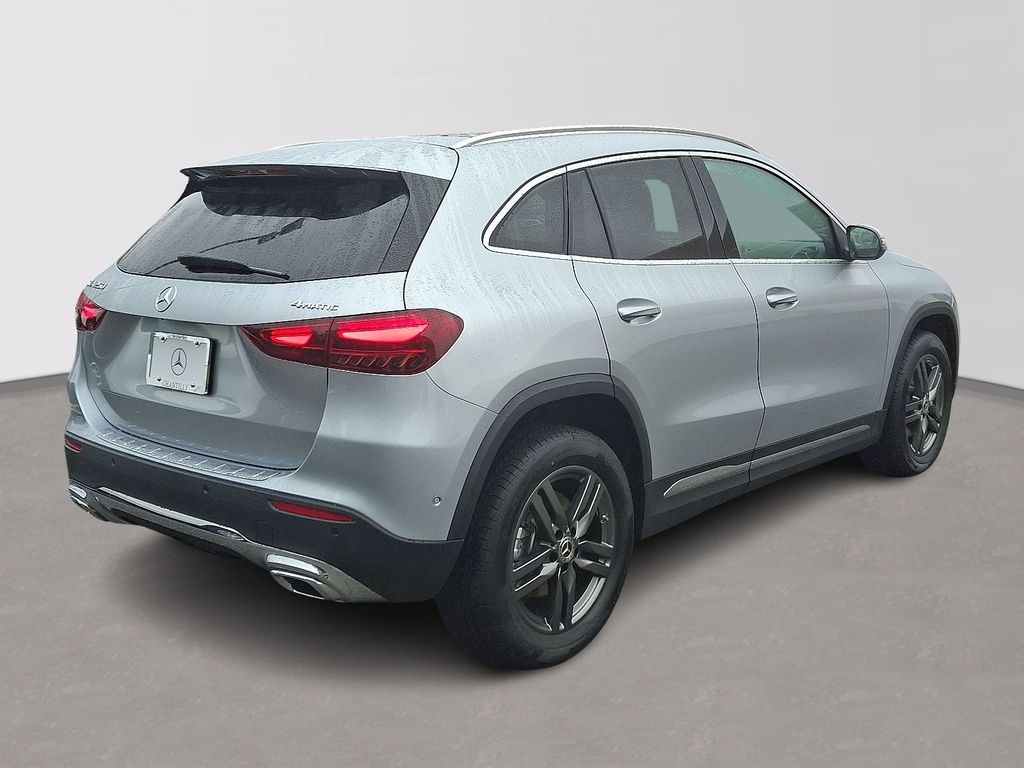 2026 Mercedes Benz GLA 250 4MATIC photo 2