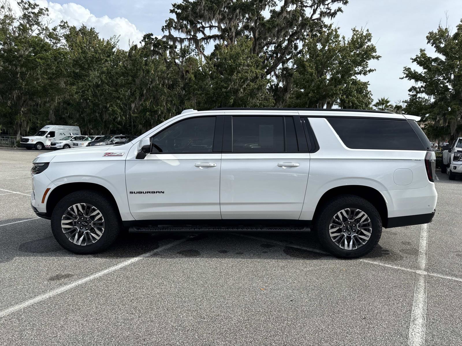 2025 Chevrolet Suburban Z71 photo 5
