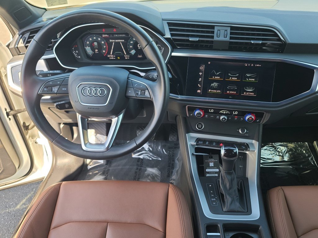 2022 Audi Q3 Premium photo 3