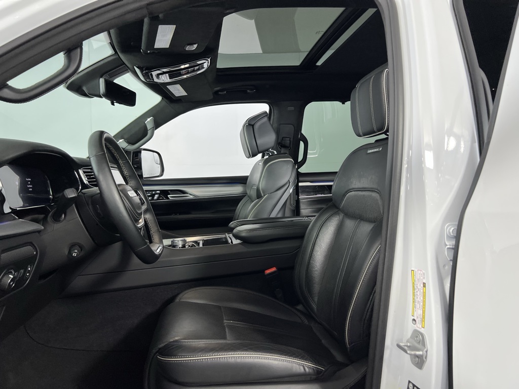 2023 Jeep Grand Wagoneer II photo 19