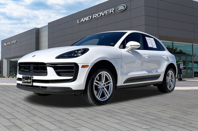 2024 Porsche Macan Base's photo