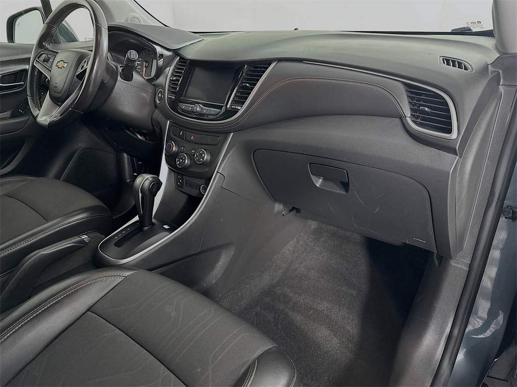 2022 Chevrolet Trax LT photo 24