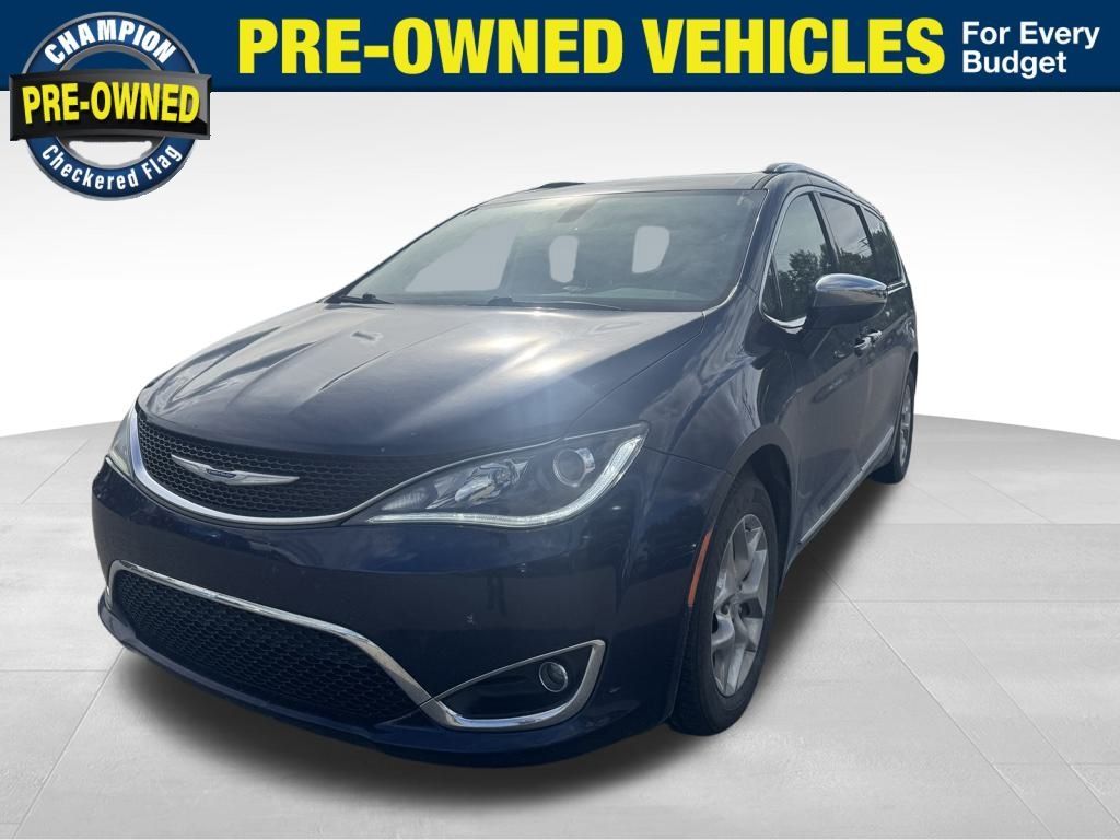 2019 Chrysler Pacifica Limited's photo