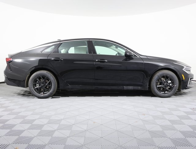 2025 Kia K5 LXS photo 4