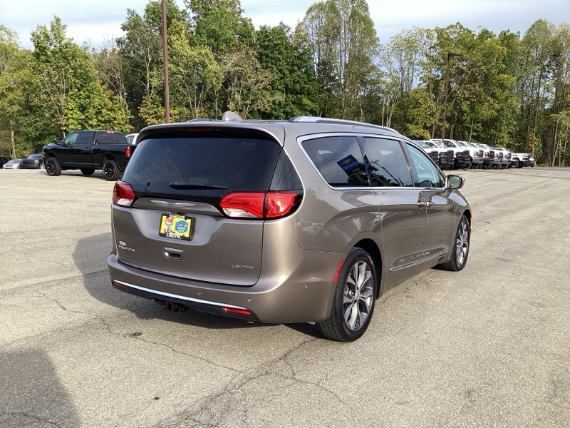 2018 Chrysler Pacifica Limited photo 7