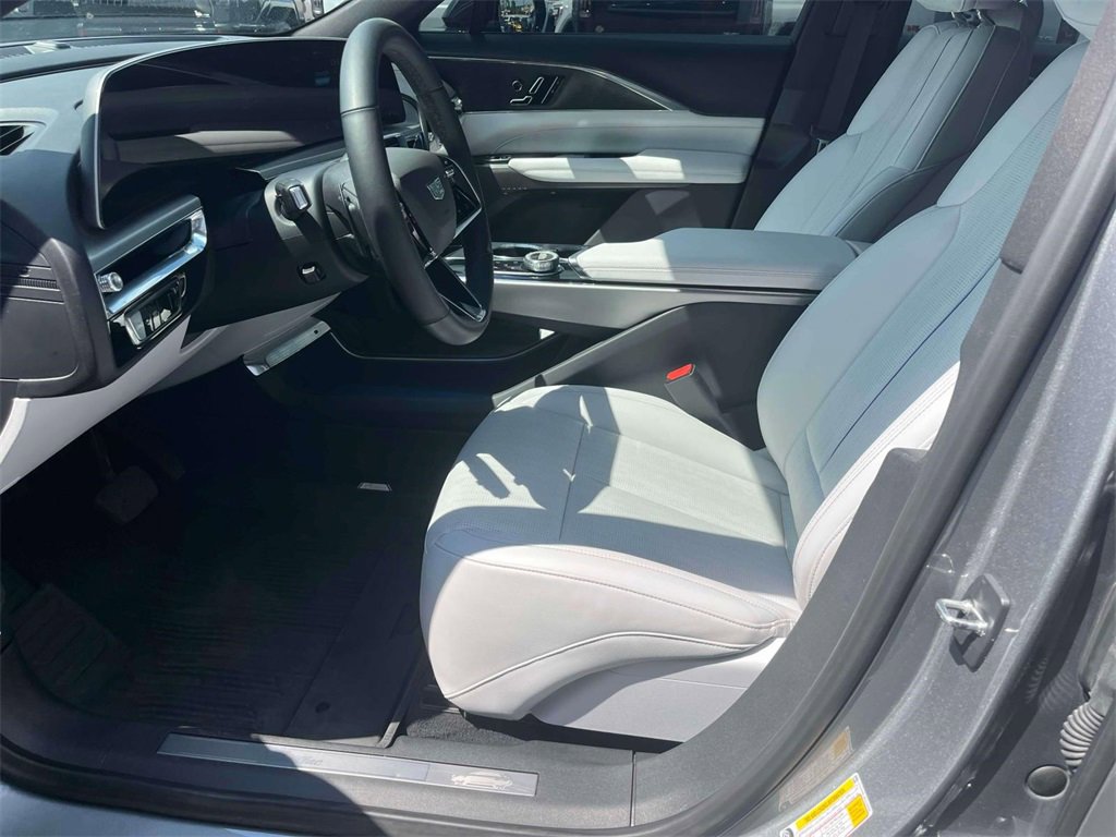 2024 Cadillac Lyriq Luxury photo 21