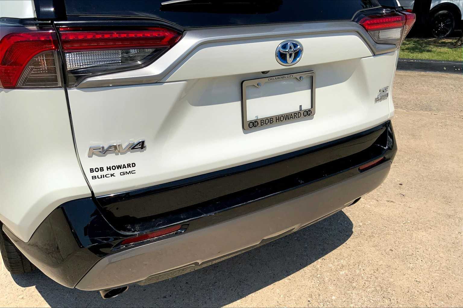 2019 Toyota RAV4 Hybrid XSE photo 27