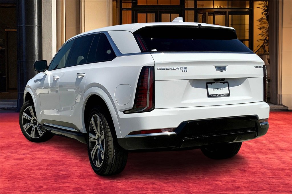 2025 Cadillac Escalade IQ Luxury photo 2