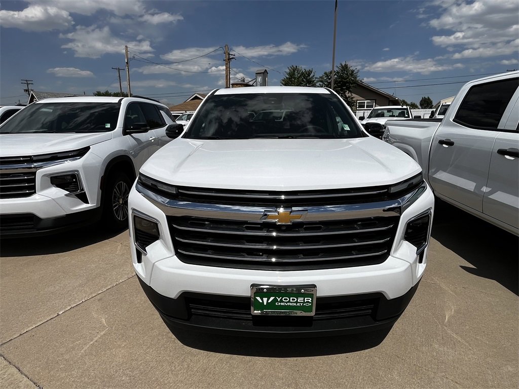 2025 Chevrolet Traverse photo 2