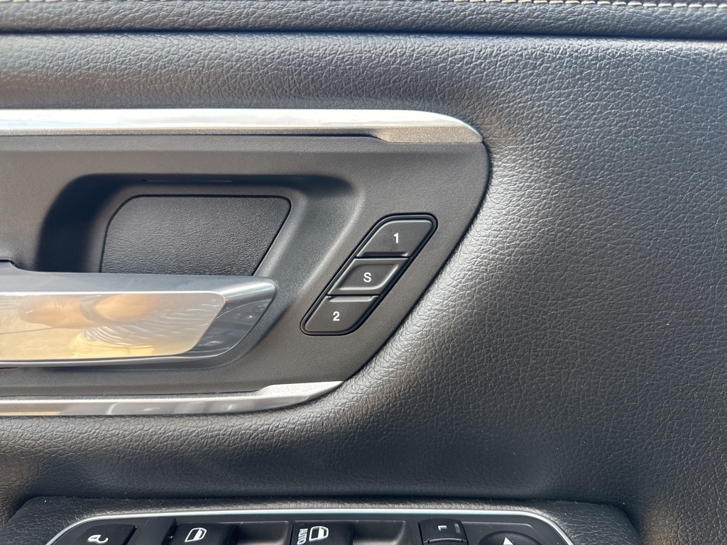 2020 Ram 1500 Laramie photo 27