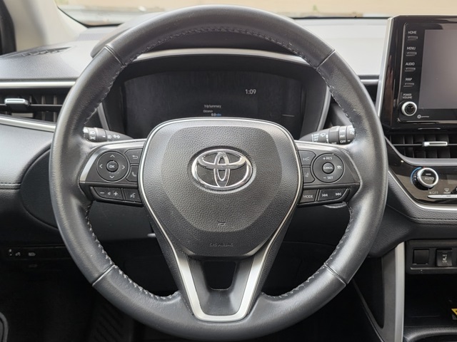 2022 Toyota Corolla Cross XLE photo 17