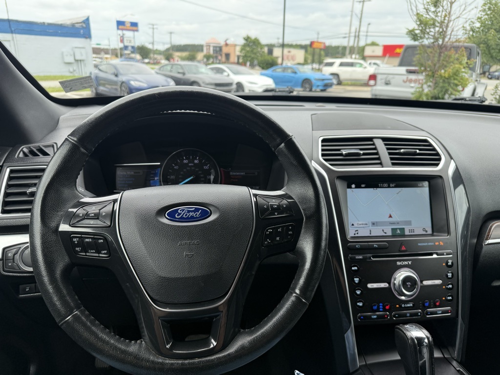 2017 Ford Explorer Limited photo 11