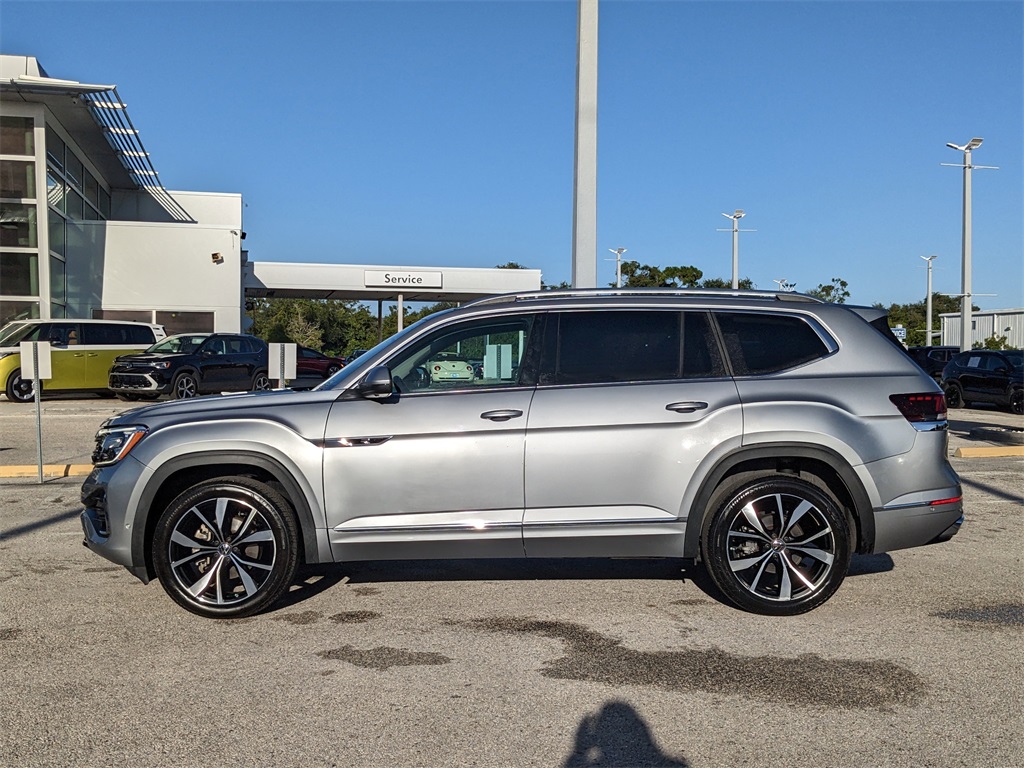 2024 Volkswagen Atlas SEL Premium R-Line photo 3