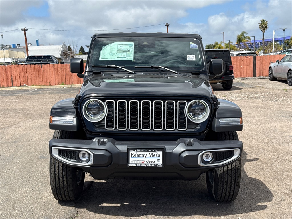 2025 Jeep Wrangler Sahara photo 5
