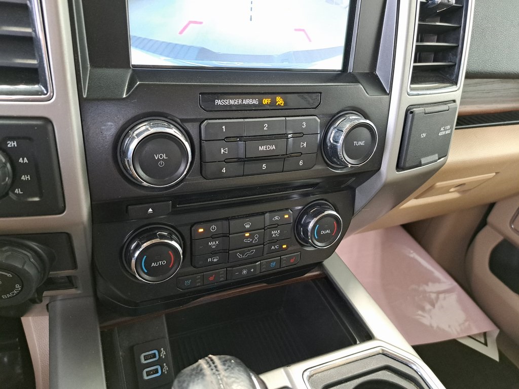 2017 Ford F-150 Lariat photo 13