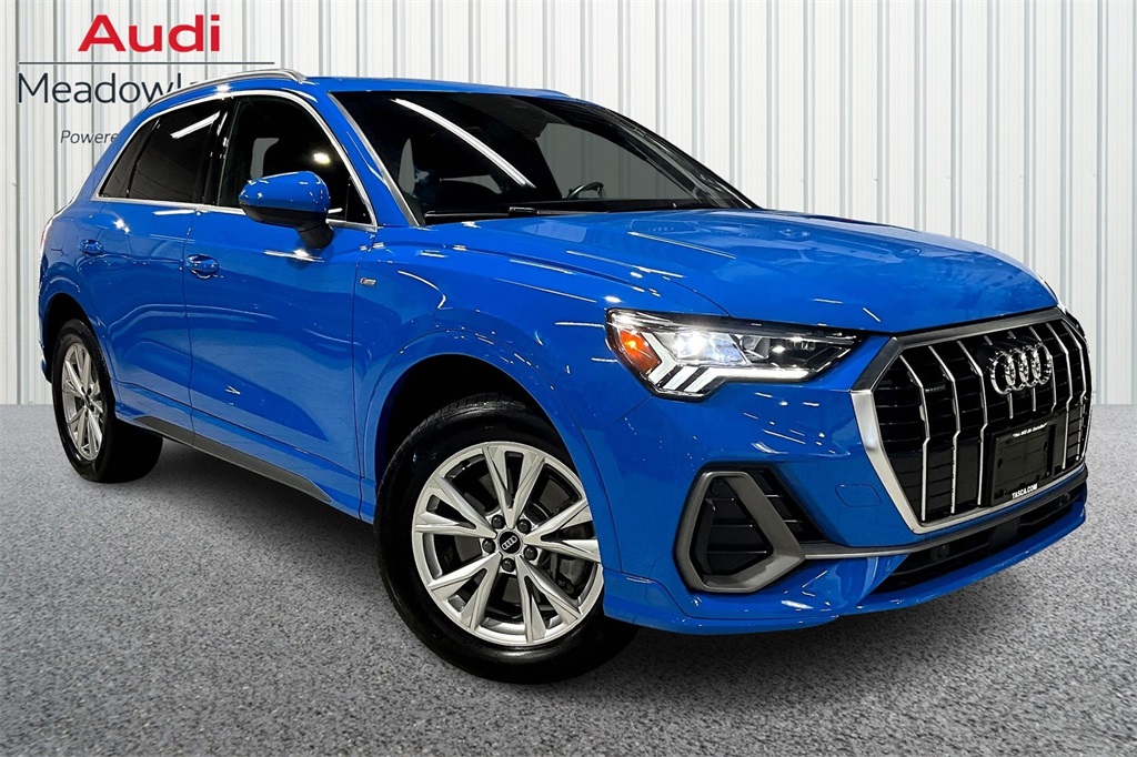 2022 Audi Q3 S line Premium Plus photo 3