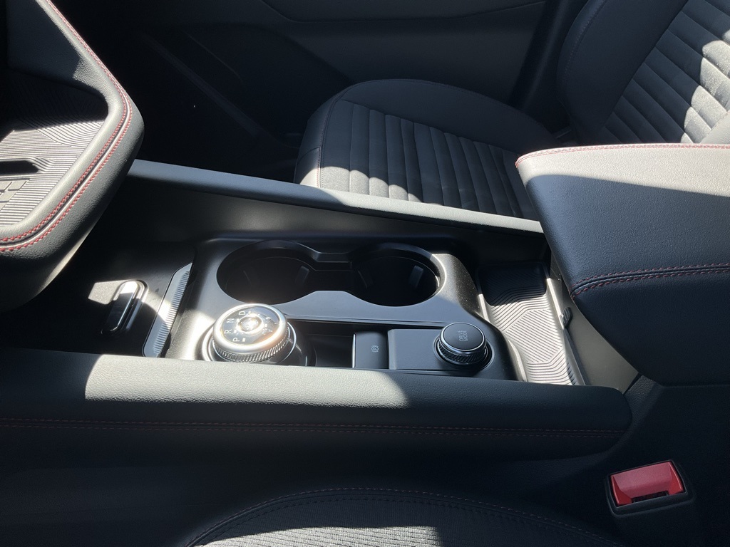 2025 Ford Explorer ST-Line photo 16