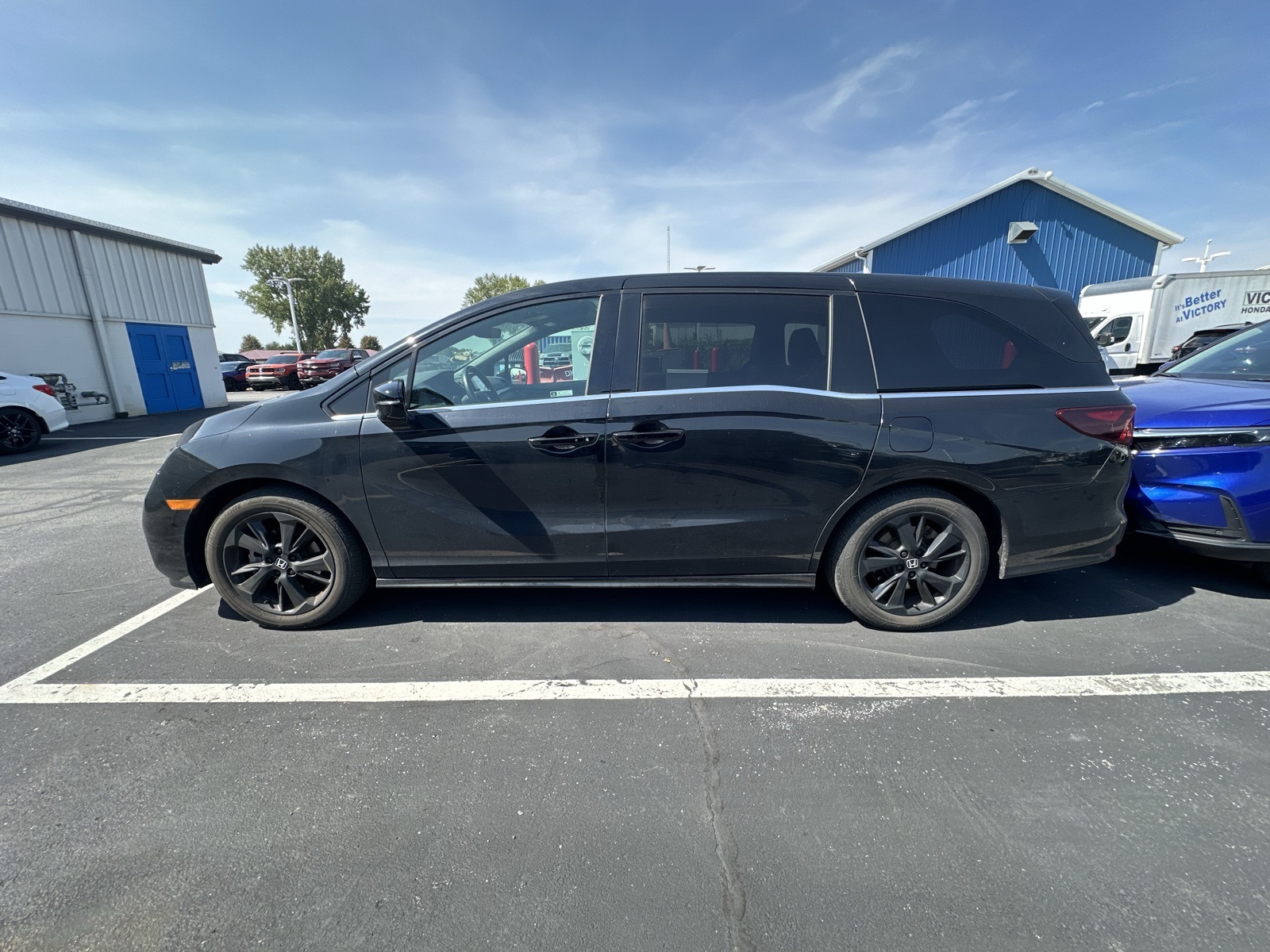 2023 Honda Odyssey Sport photo 2