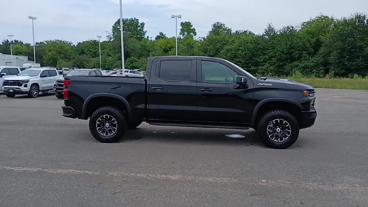 2025 Chevrolet Silverado 1500 ZR2 photo 8