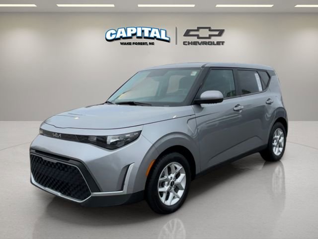 2023 Kia Soul LX's photo