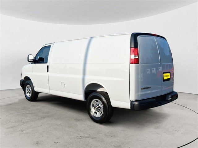 2025 Chevrolet Express Cargo 2500 photo 3