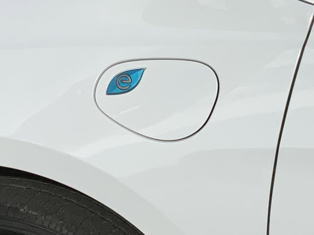 Used 2022 Chrysler Pacifica Hybrid Touring L with VIN 2C4RC1L79NR207738 for sale in Kansas City