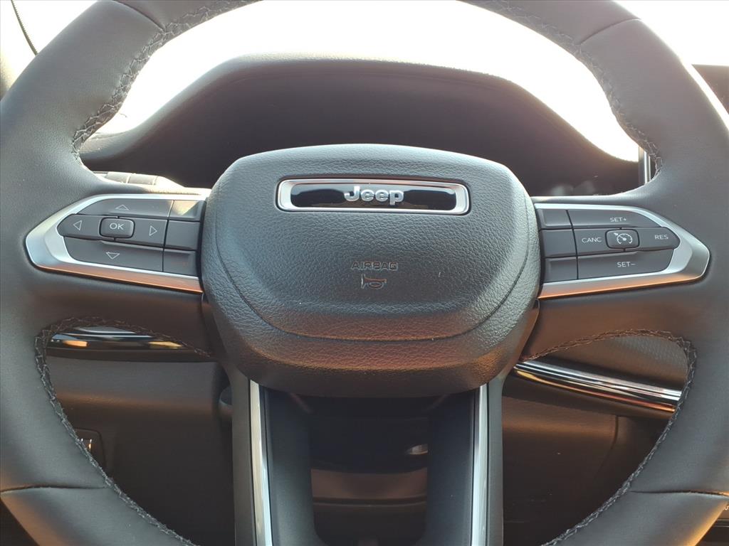 2026 Jeep Compass Latitude Altitude photo 14