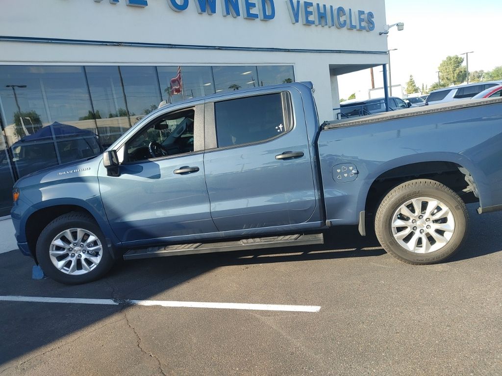 2024 Chevrolet Silverado 1500 Custom photo 9