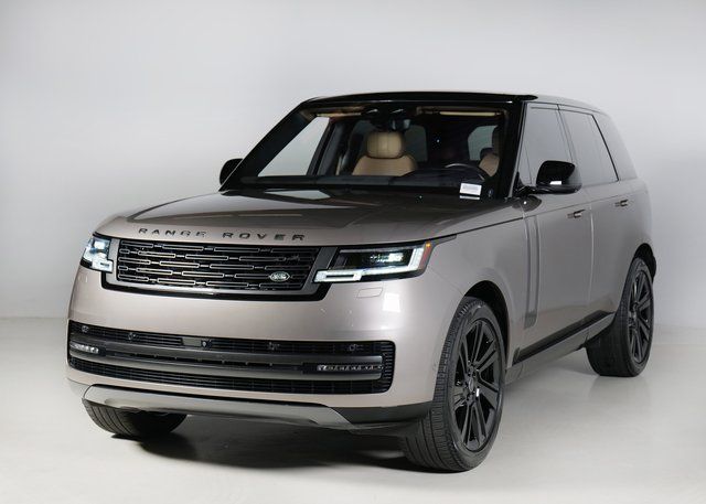 2023 Land Rover Range Rover SE's photo