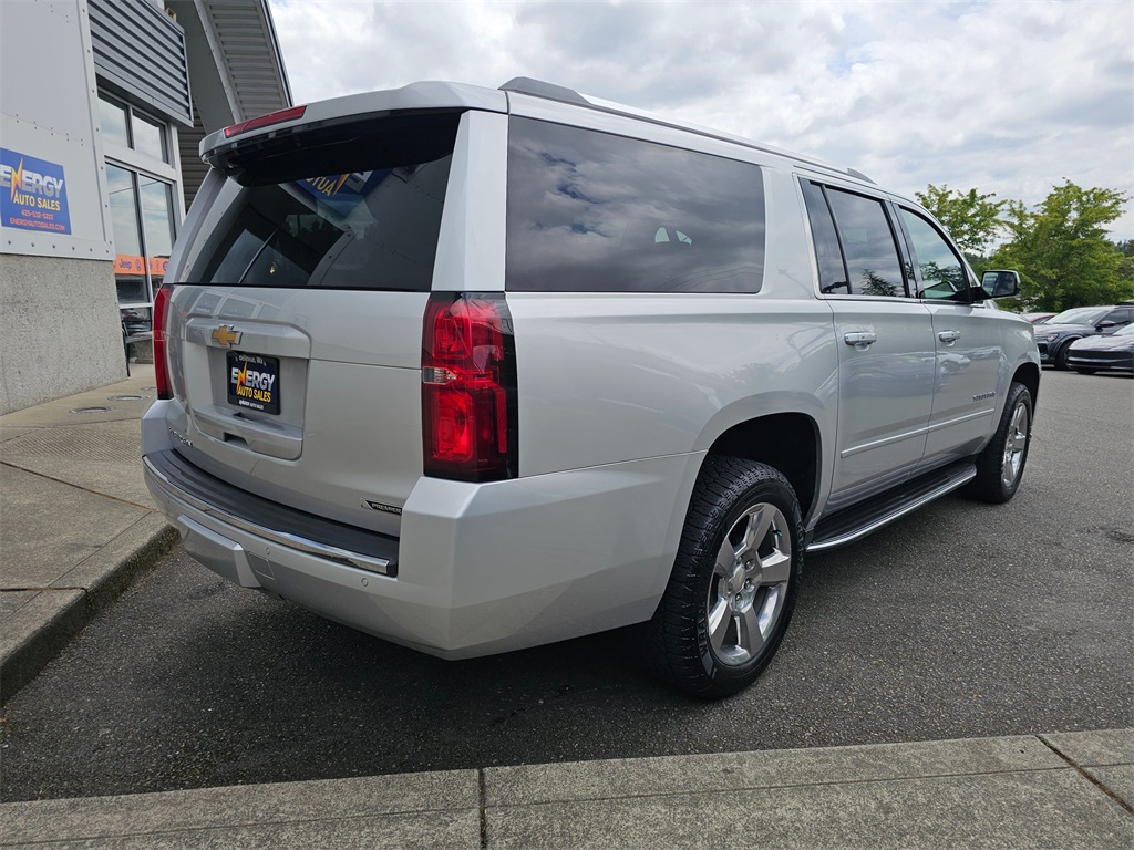2017 Chevrolet Suburban Premier photo 4