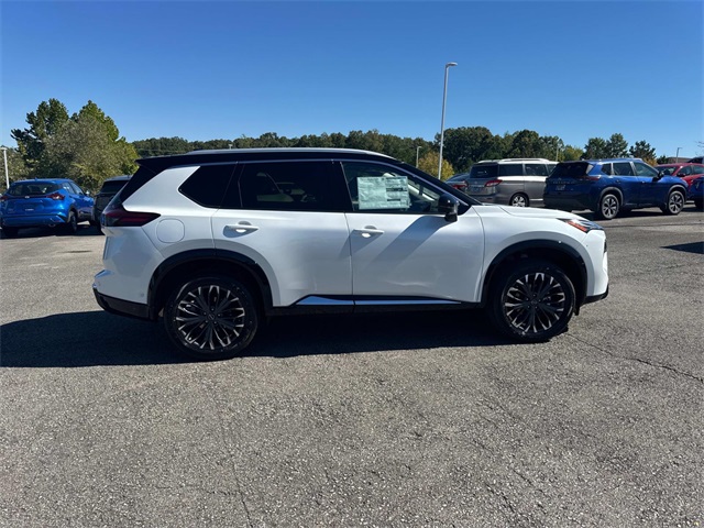 2026 Nissan Rogue Platinum photo 3