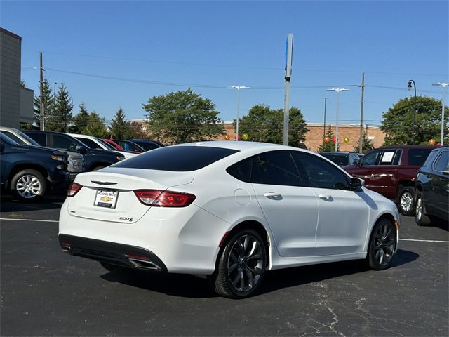 2016 Chrysler 200 S photo 4
