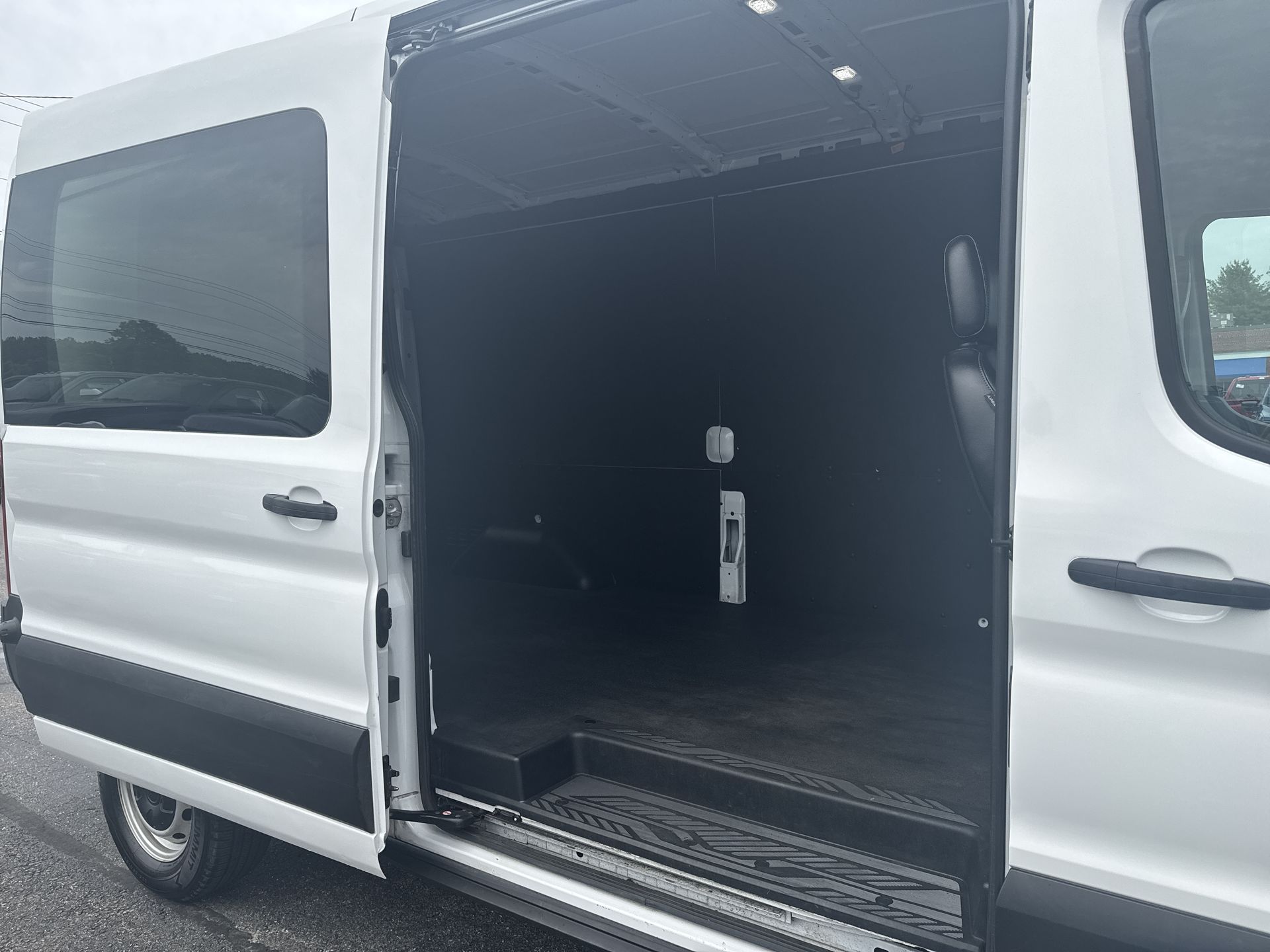 2024 Ford Transit photo 4
