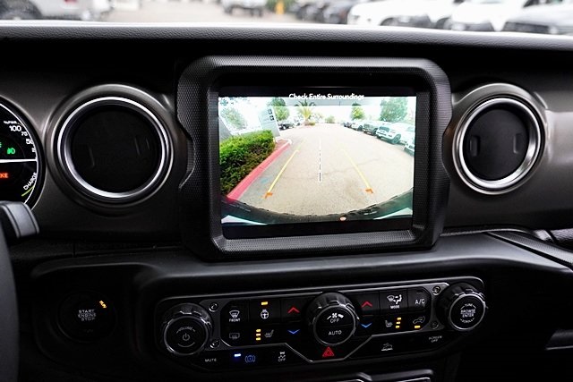2023 Jeep Wrangler Rubicon 4xe photo 30