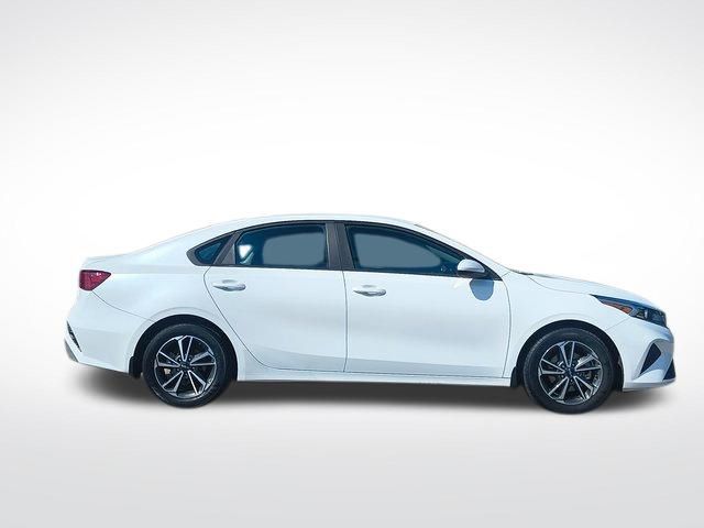 2022 Kia Forte LXS photo 7