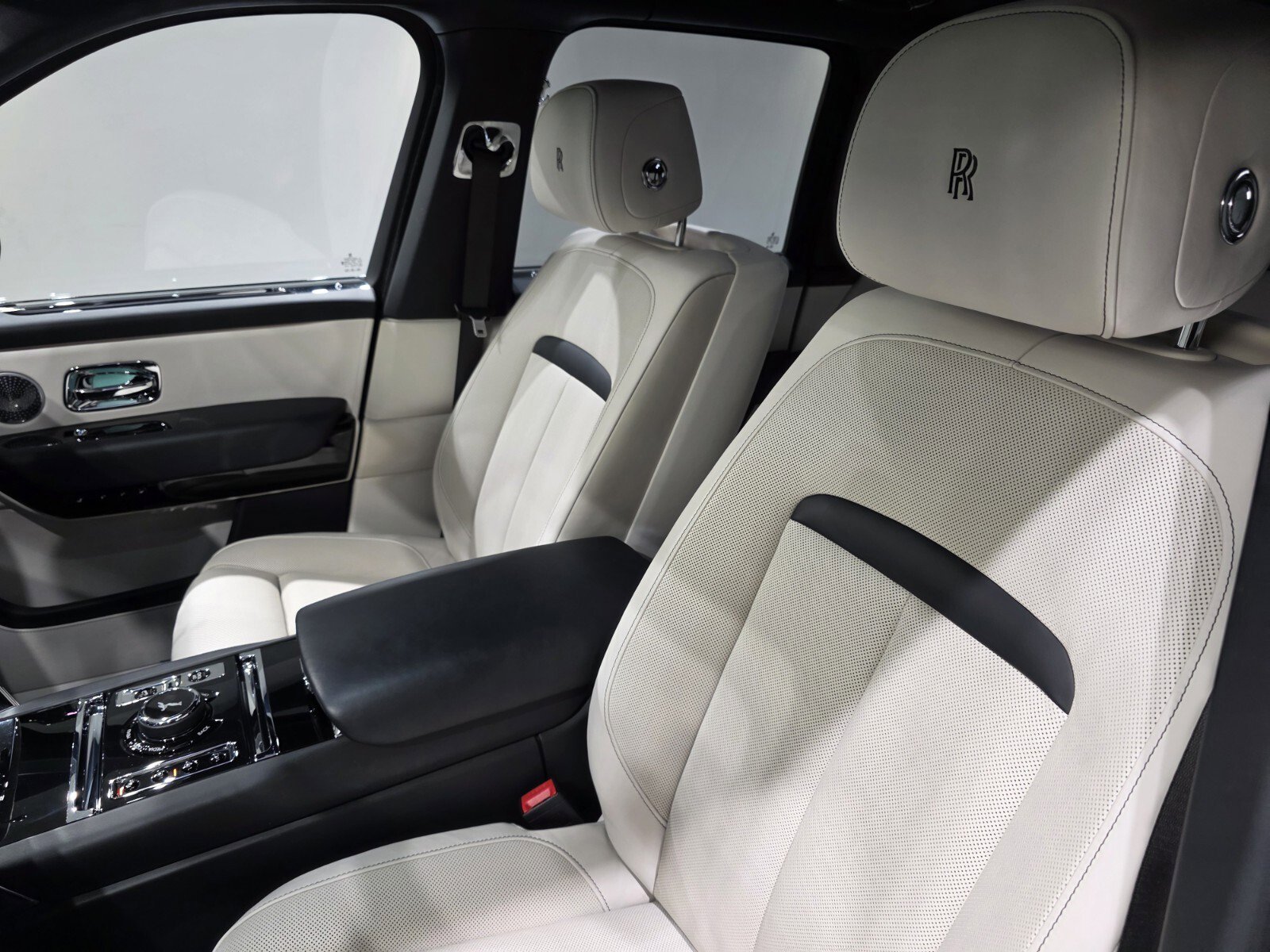2021 Rolls Royce Cullinan RR31 photo 8