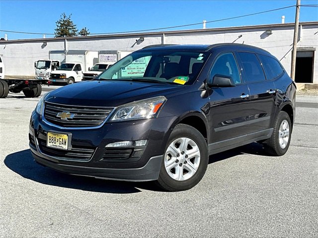 2016 Chevrolet Traverse LS photo 2