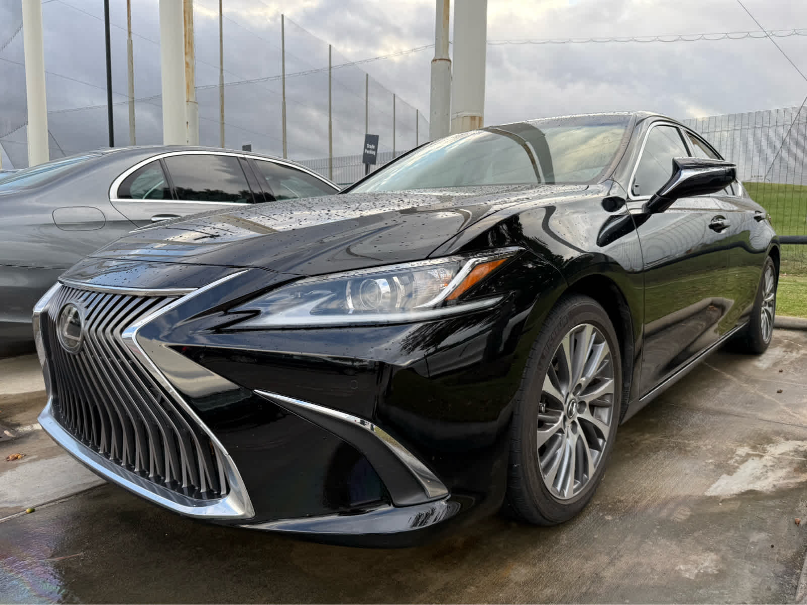 2021 Lexus ES 350's photo