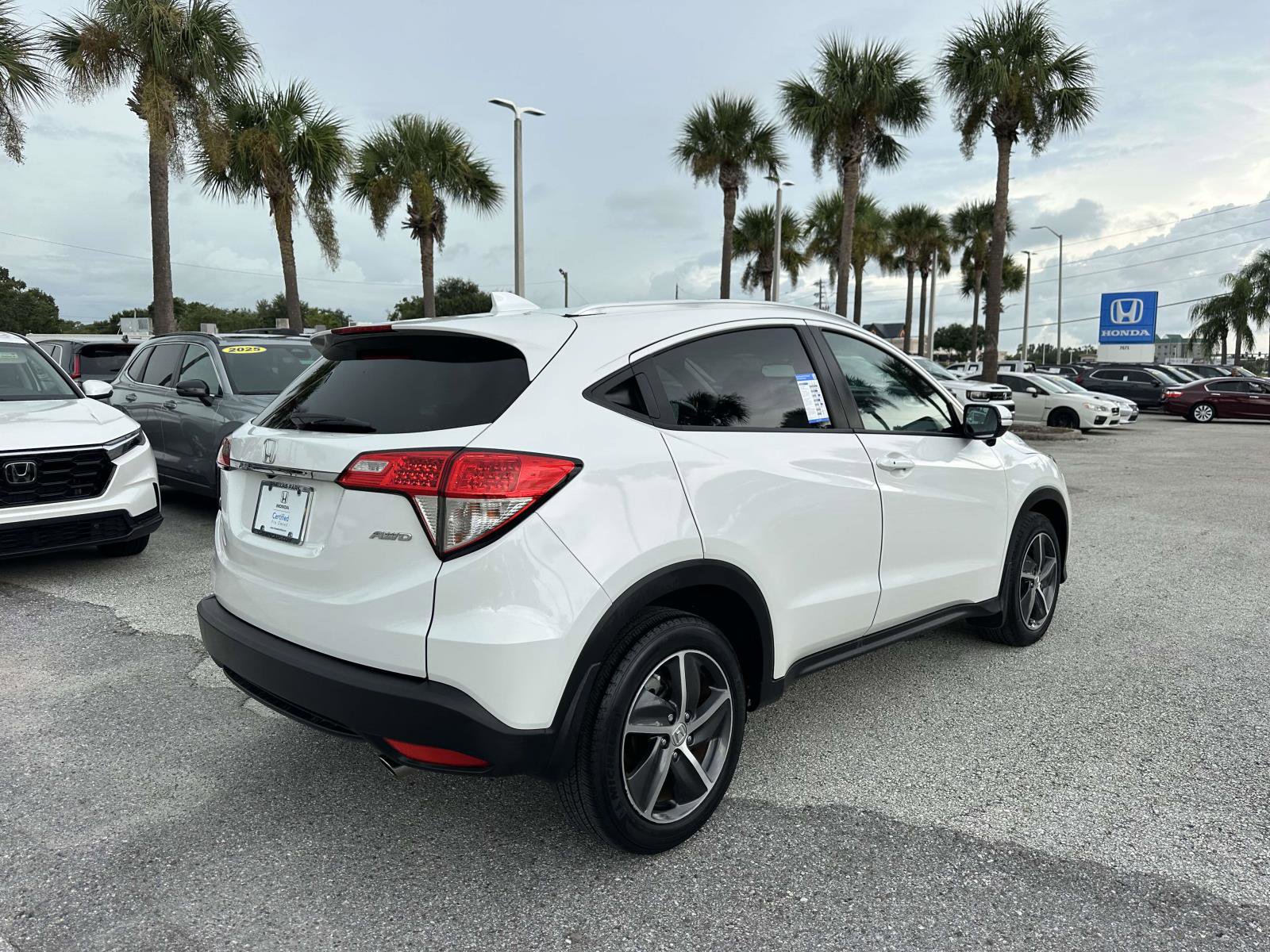 2022 Honda HR-V EX-L photo 2