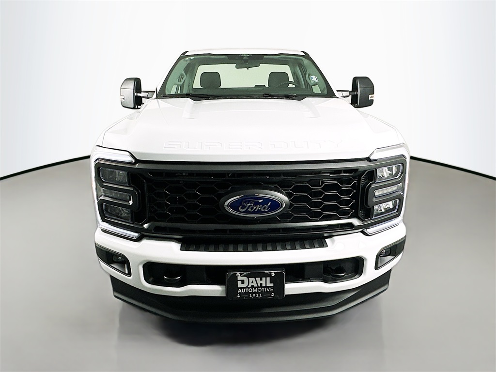 2025 Ford F-250 photo 2