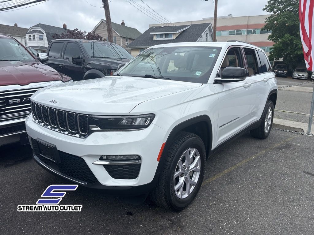 2022 Jeep Grand Cherokee Limited photo 2
