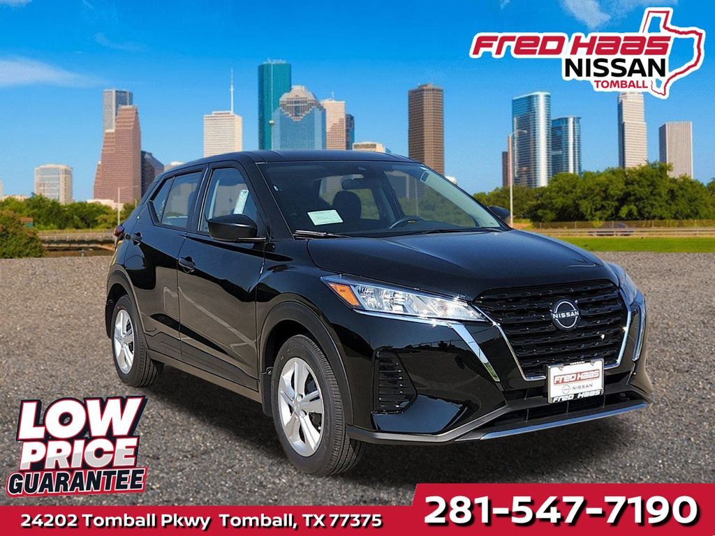 2025 Nissan KICKS PLAY Base