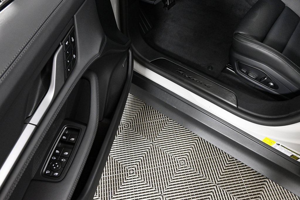 2026 Porsche Taycan 4 photo 8