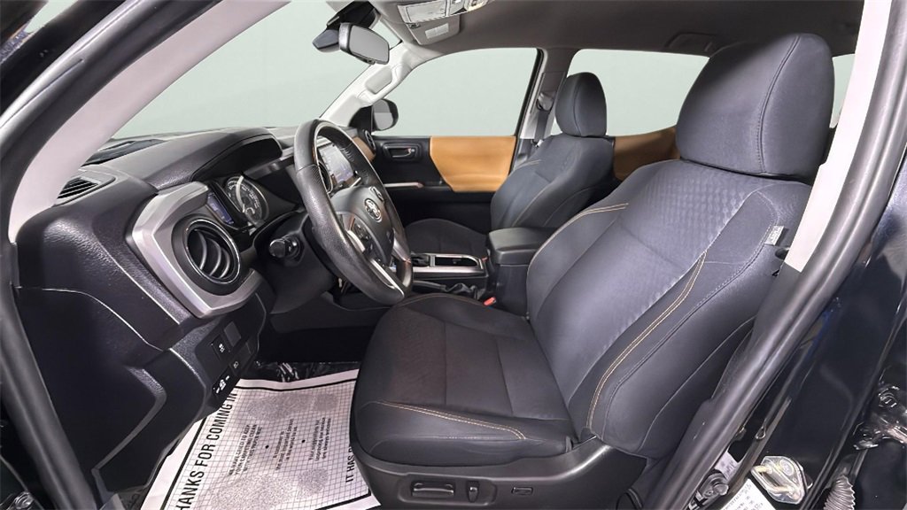 2020 Toyota Tacoma SR5 photo 15