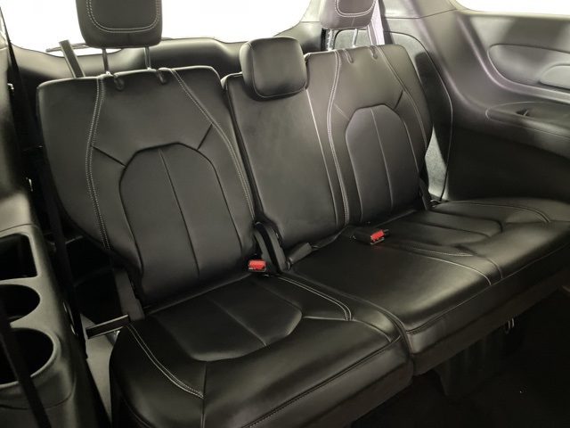 2025 Chrysler Pacifica photo 17