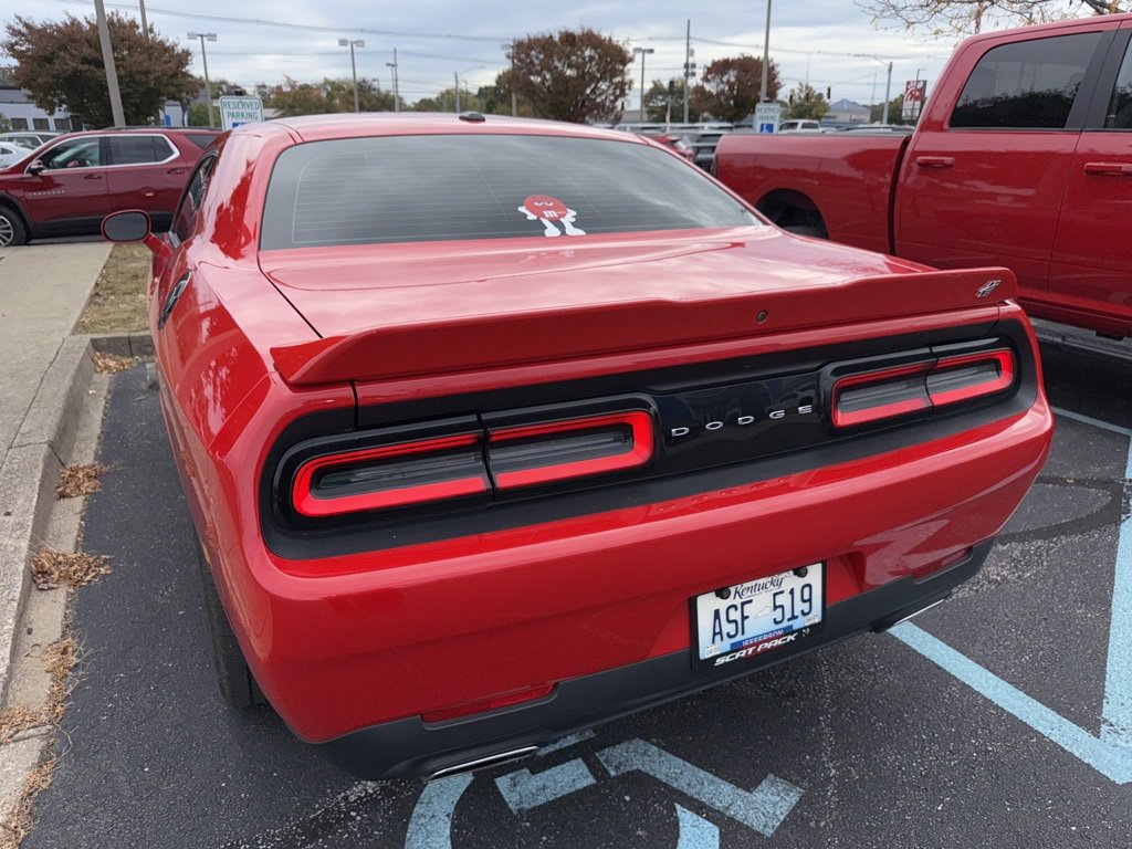 2019 Dodge Challenger SXT photo 3