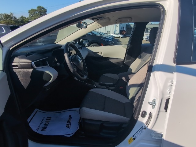 2025 Toyota Corolla LE photo 10