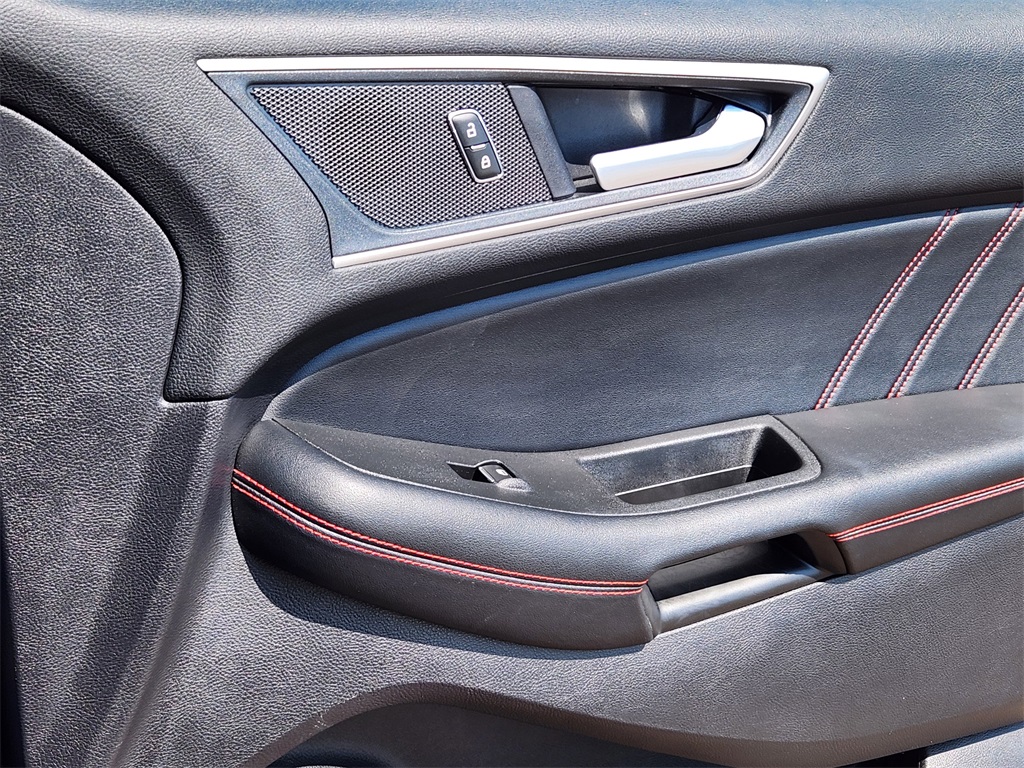 2021 Ford Edge ST-Line photo 13